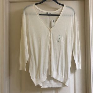 BRAND NEW. Old Navy light sweater.